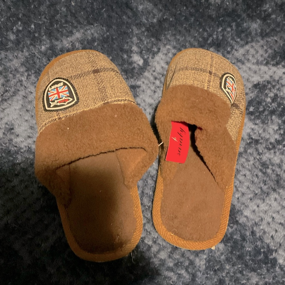 NWT Style sport mens house shoes size 7 color brown